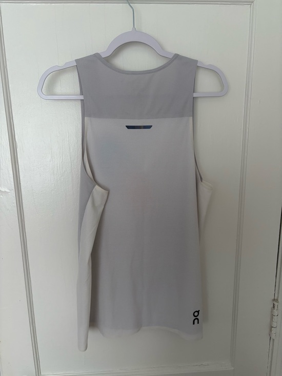 Performance Tank - Picture 2 of 3